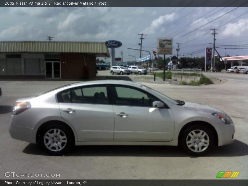 Radiant Silver Metallic / Frost 2009 Nissan Altima 2.5 S