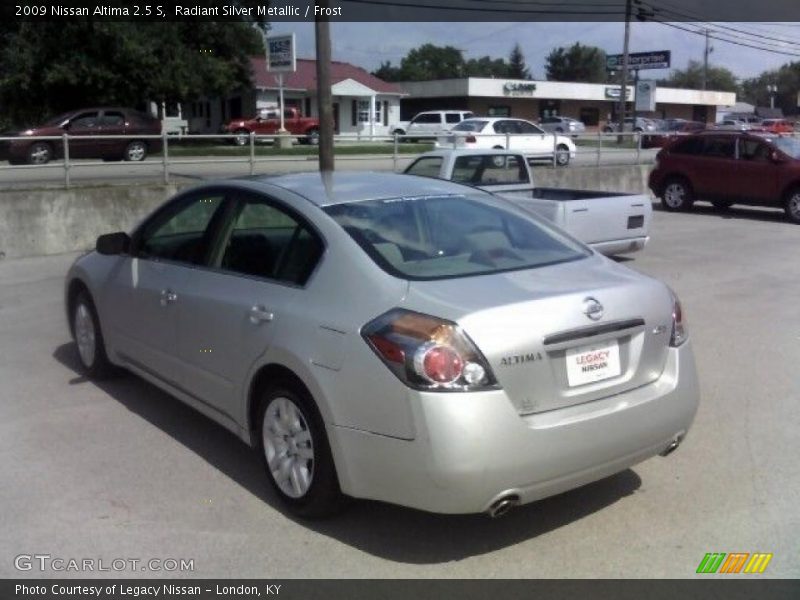 Radiant Silver Metallic / Frost 2009 Nissan Altima 2.5 S