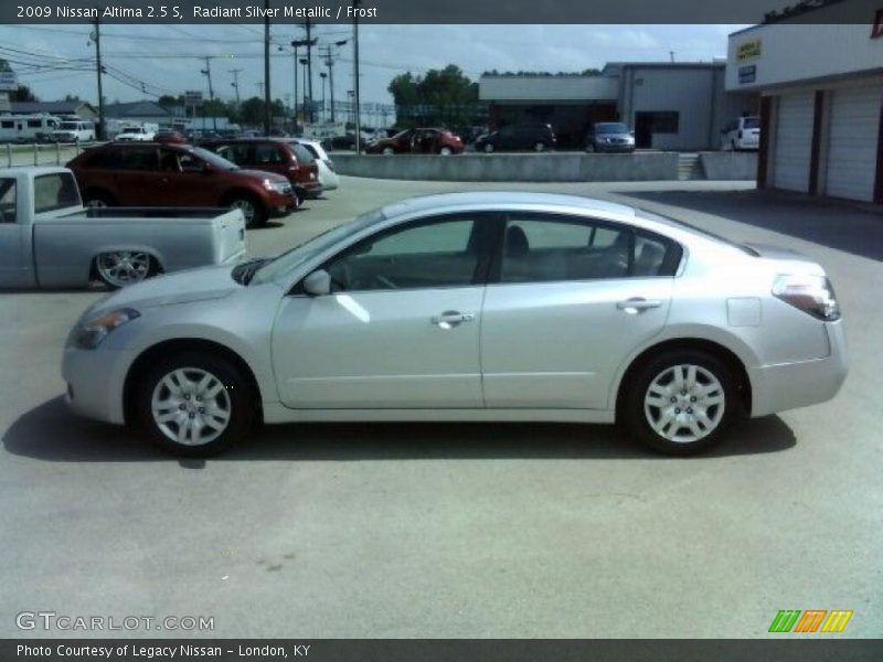 Radiant Silver Metallic / Frost 2009 Nissan Altima 2.5 S