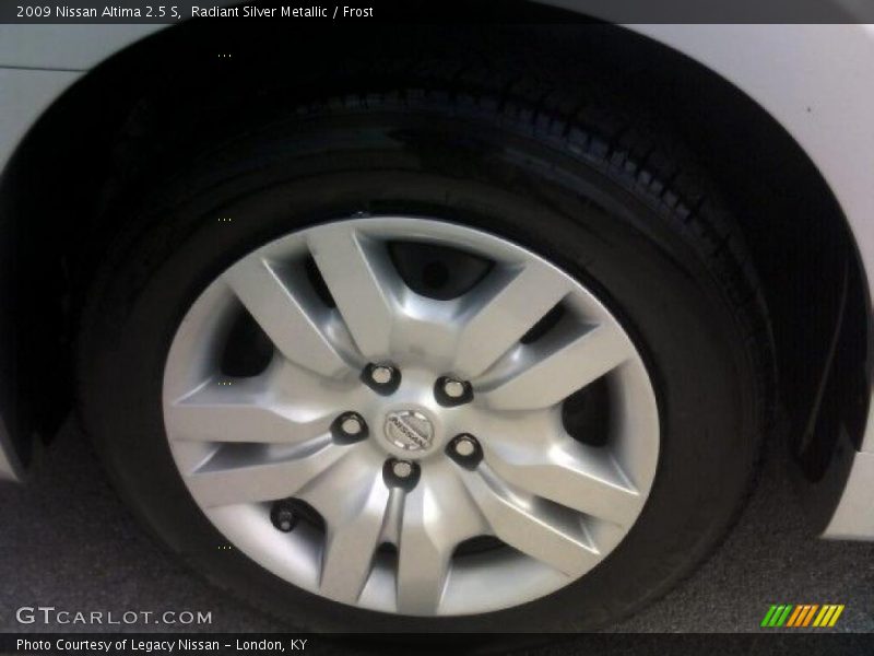 Radiant Silver Metallic / Frost 2009 Nissan Altima 2.5 S