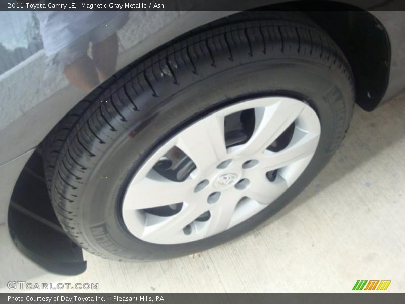 Magnetic Gray Metallic / Ash 2011 Toyota Camry LE