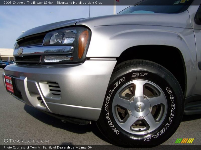 Silverstone Metallic / Light Gray 2005 Chevrolet TrailBlazer LS 4x4