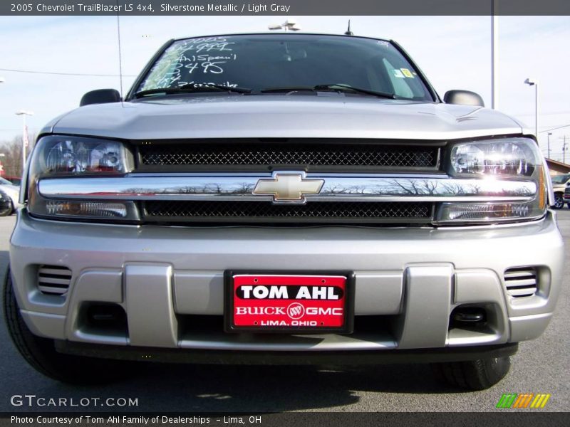 Silverstone Metallic / Light Gray 2005 Chevrolet TrailBlazer LS 4x4
