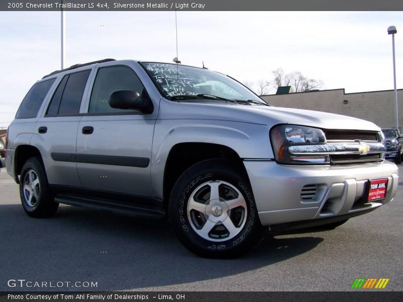 Silverstone Metallic / Light Gray 2005 Chevrolet TrailBlazer LS 4x4