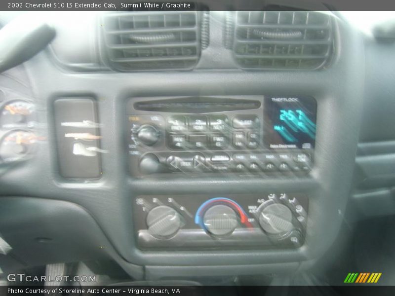 Summit White / Graphite 2002 Chevrolet S10 LS Extended Cab