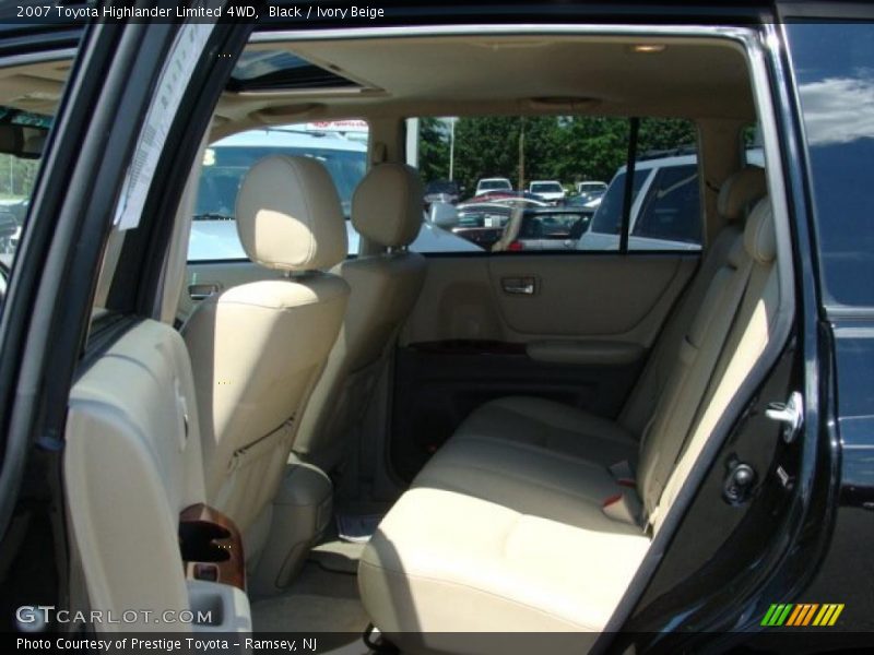 Black / Ivory Beige 2007 Toyota Highlander Limited 4WD