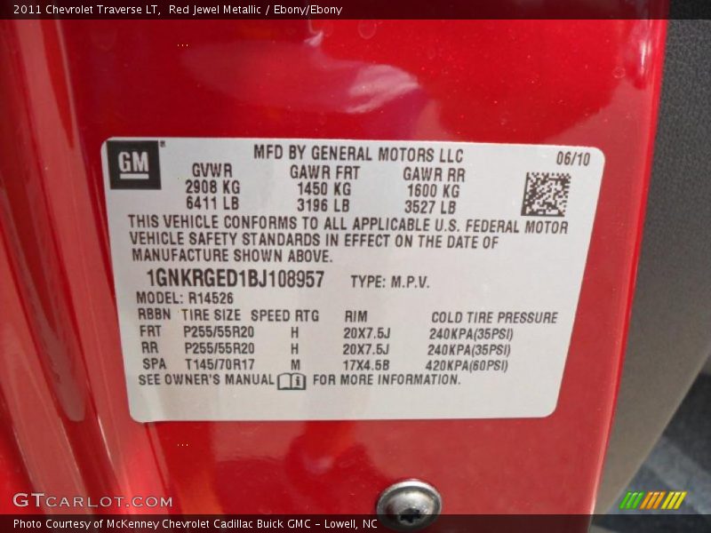 Red Jewel Metallic / Ebony/Ebony 2011 Chevrolet Traverse LT