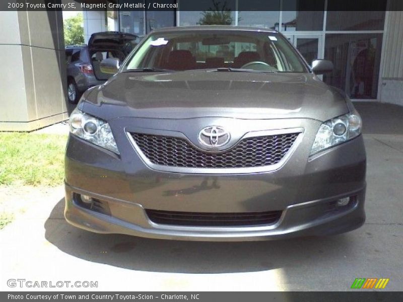 Magnetic Gray Metallic / Charcoal 2009 Toyota Camry SE