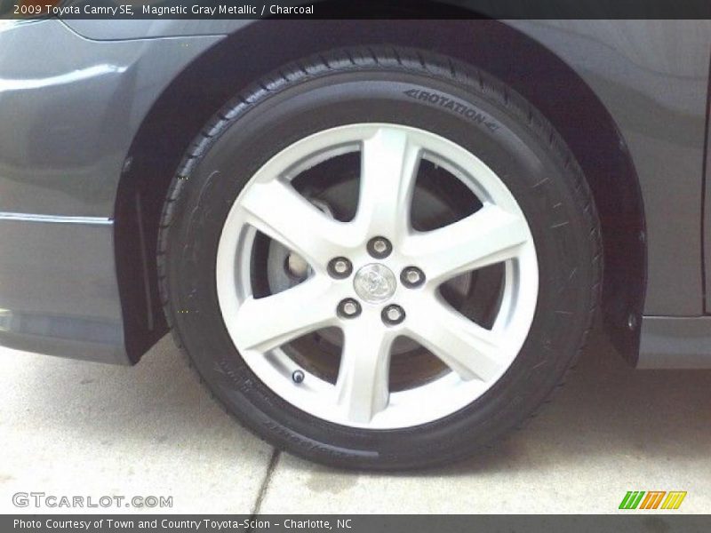 Magnetic Gray Metallic / Charcoal 2009 Toyota Camry SE