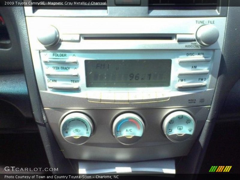 Magnetic Gray Metallic / Charcoal 2009 Toyota Camry SE