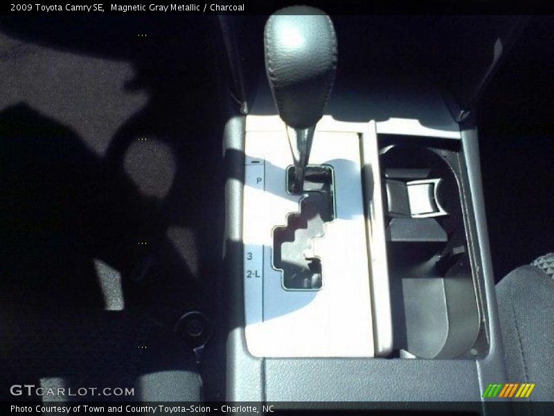 Magnetic Gray Metallic / Charcoal 2009 Toyota Camry SE