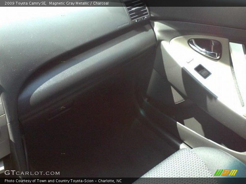 Magnetic Gray Metallic / Charcoal 2009 Toyota Camry SE