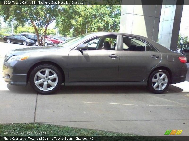Magnetic Gray Metallic / Charcoal 2009 Toyota Camry SE