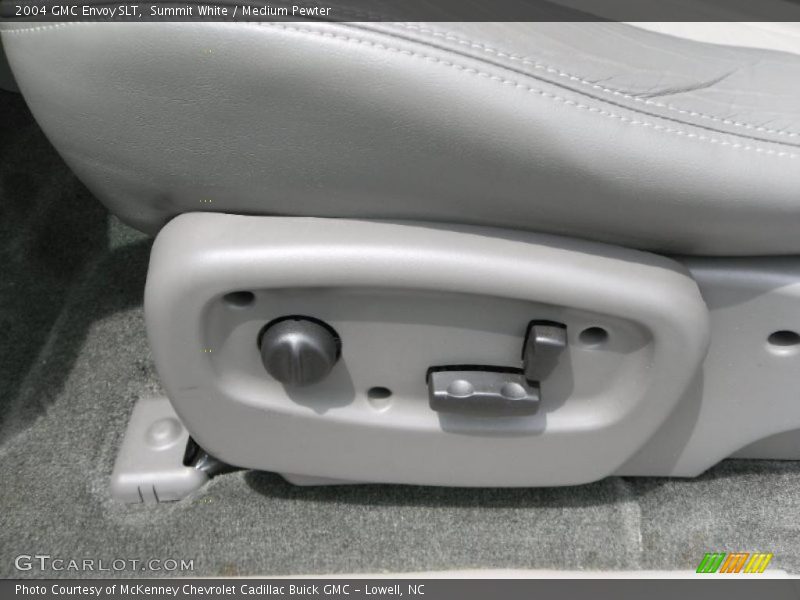 Summit White / Medium Pewter 2004 GMC Envoy SLT
