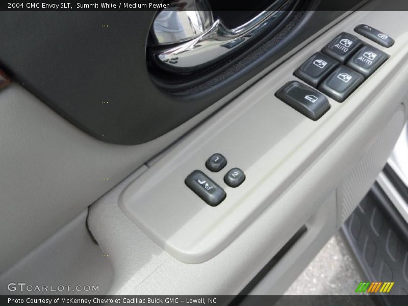 Summit White / Medium Pewter 2004 GMC Envoy SLT
