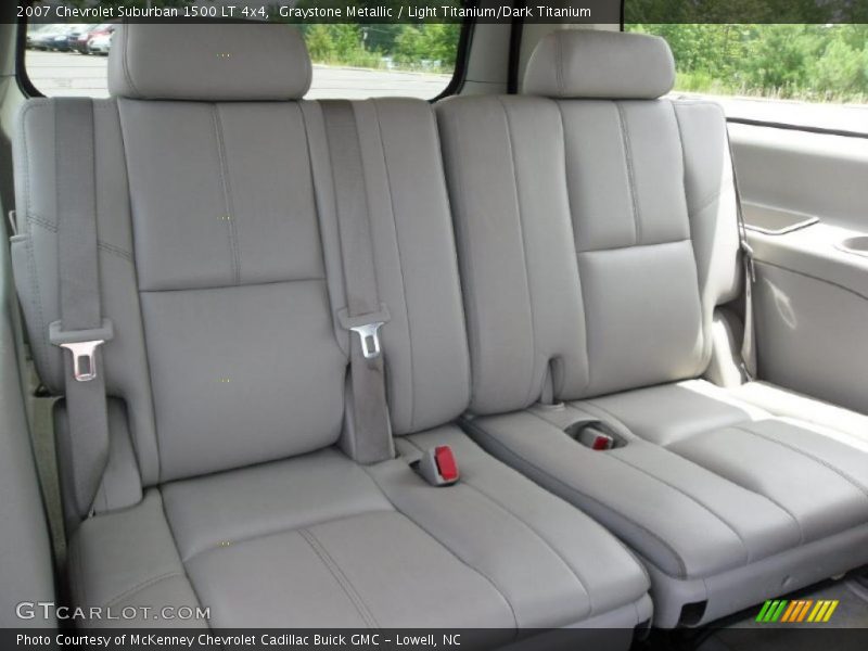 Graystone Metallic / Light Titanium/Dark Titanium 2007 Chevrolet Suburban 1500 LT 4x4