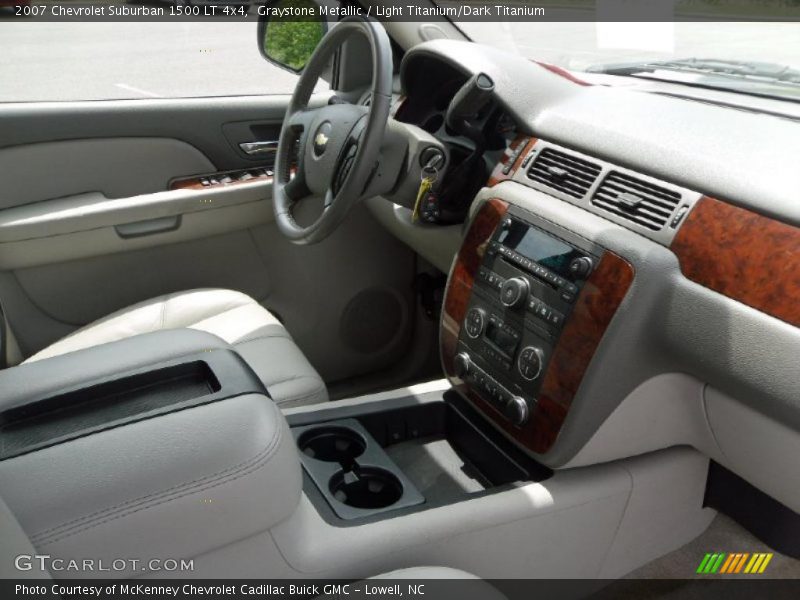 Graystone Metallic / Light Titanium/Dark Titanium 2007 Chevrolet Suburban 1500 LT 4x4