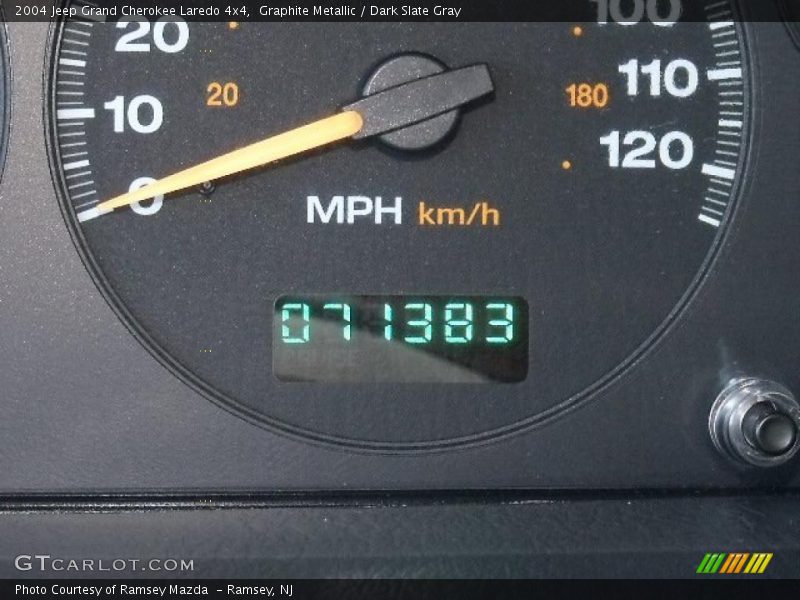 Graphite Metallic / Dark Slate Gray 2004 Jeep Grand Cherokee Laredo 4x4