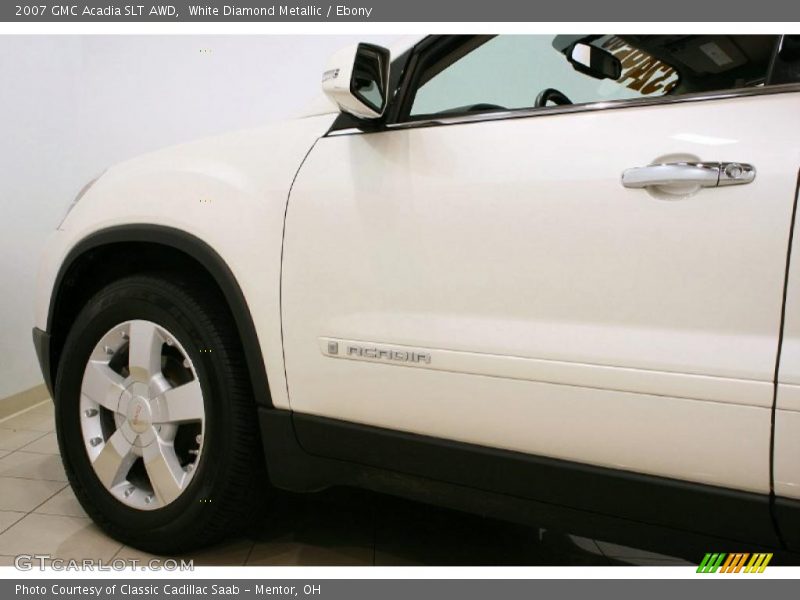 White Diamond Metallic / Ebony 2007 GMC Acadia SLT AWD