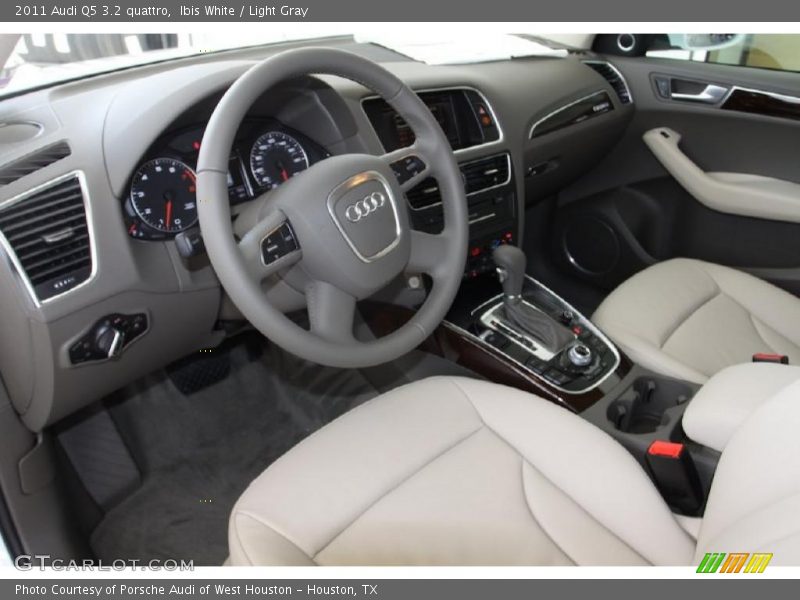 Ibis White / Light Gray 2011 Audi Q5 3.2 quattro