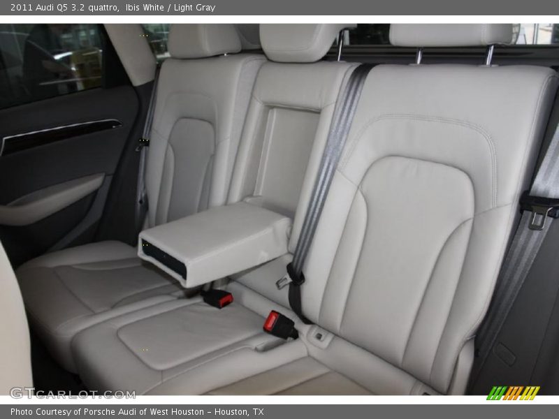 Ibis White / Light Gray 2011 Audi Q5 3.2 quattro