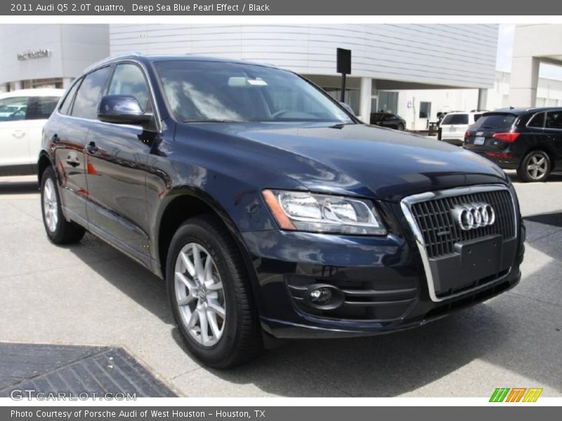 Deep Sea Blue Pearl Effect / Black 2011 Audi Q5 2.0T quattro