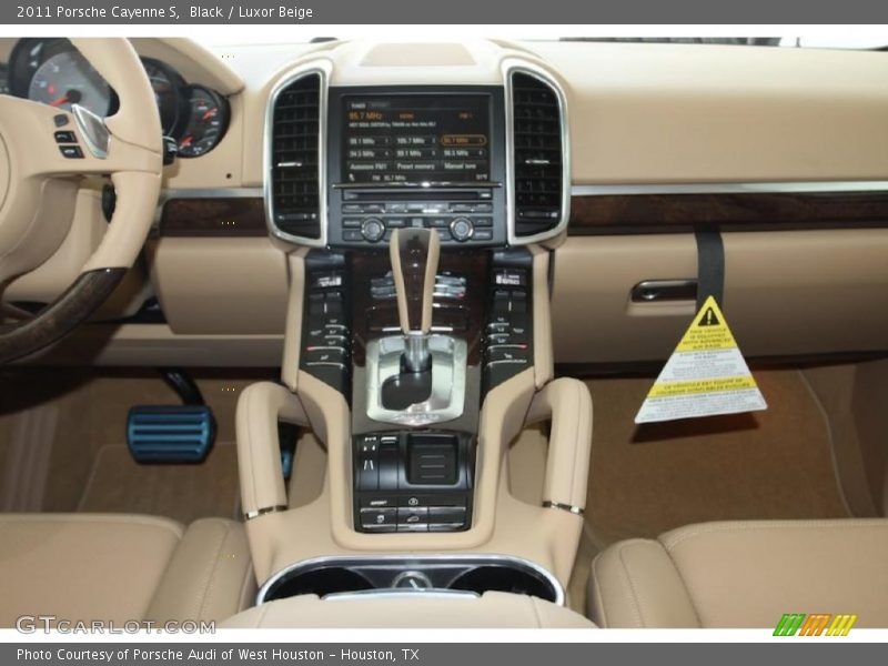 Black / Luxor Beige 2011 Porsche Cayenne S
