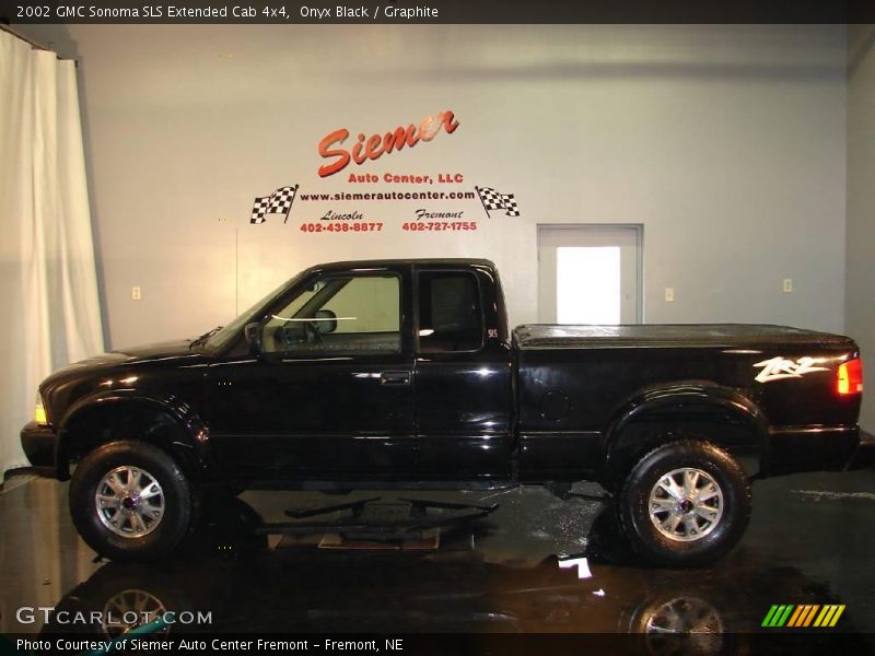 Onyx Black / Graphite 2002 GMC Sonoma SLS Extended Cab 4x4