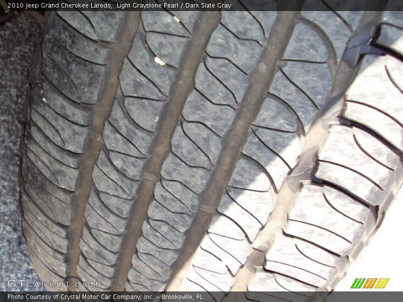 Light Graystone Pearl / Dark Slate Gray 2010 Jeep Grand Cherokee Laredo