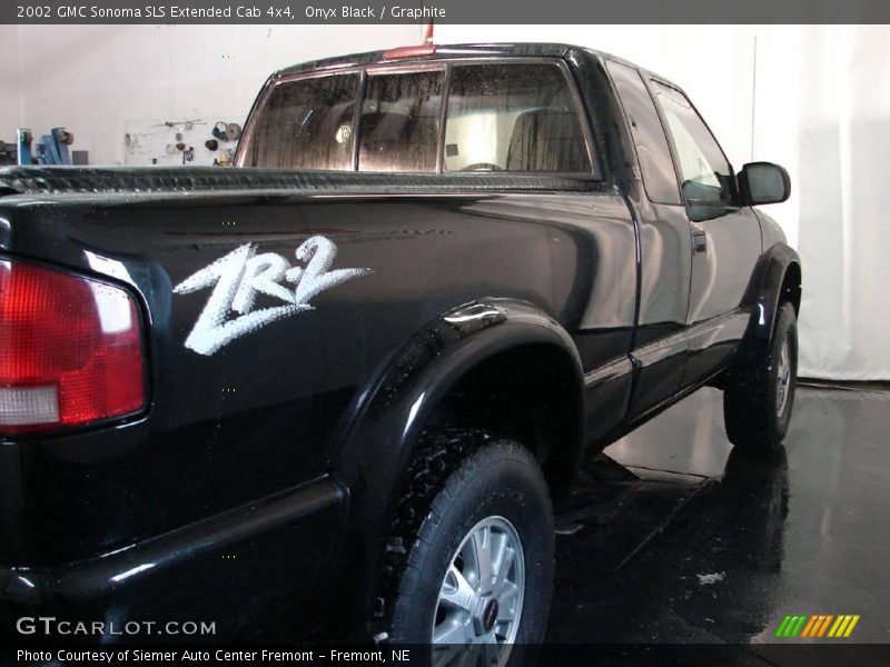 Onyx Black / Graphite 2002 GMC Sonoma SLS Extended Cab 4x4