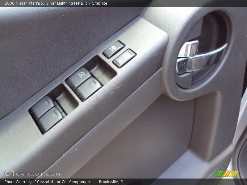 Silver Lightning Metallic / Graphite 2006 Nissan Xterra S