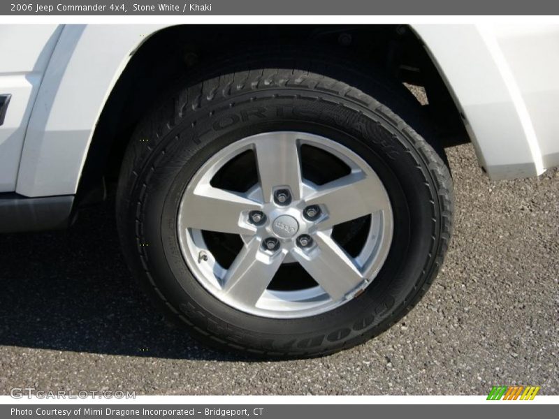 Stone White / Khaki 2006 Jeep Commander 4x4