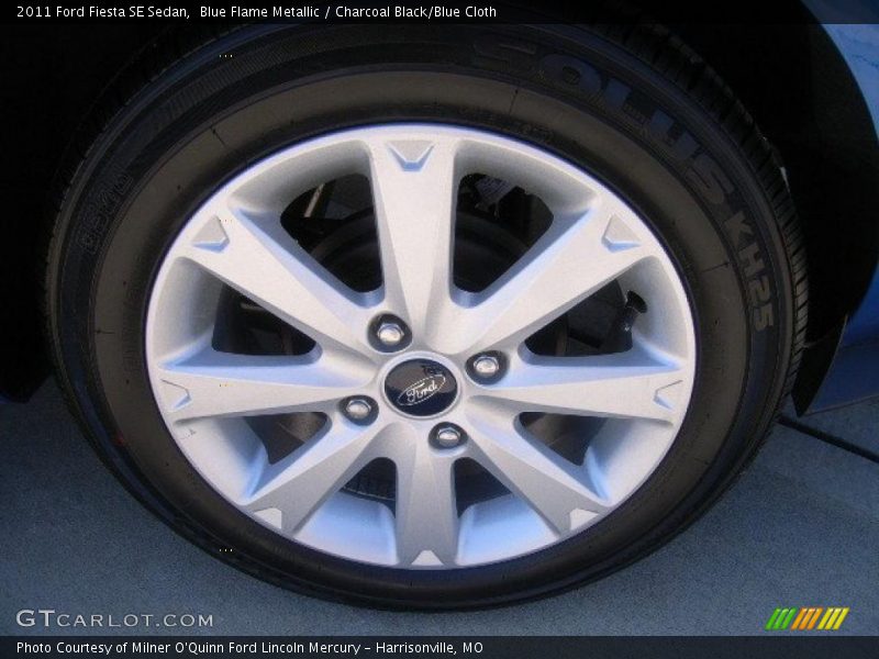 Blue Flame Metallic / Charcoal Black/Blue Cloth 2011 Ford Fiesta SE Sedan