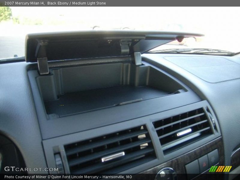 Black Ebony / Medium Light Stone 2007 Mercury Milan I4