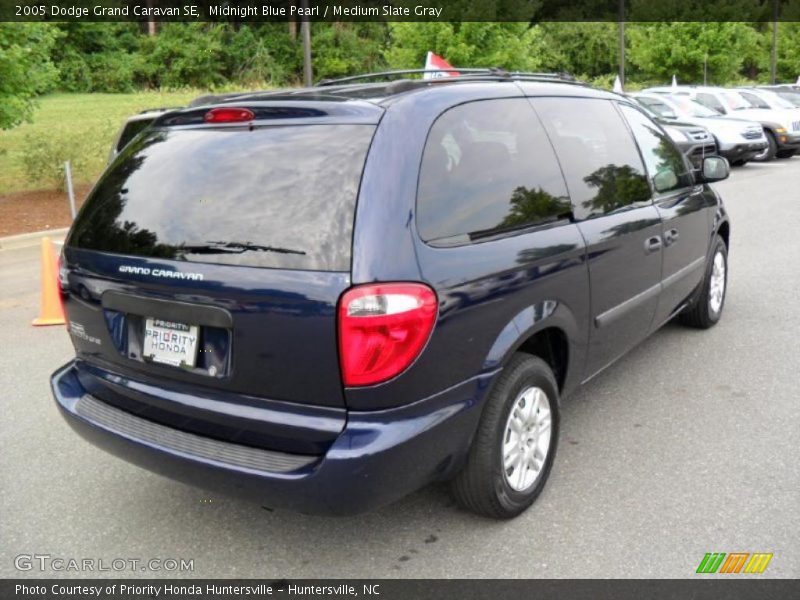 Midnight Blue Pearl / Medium Slate Gray 2005 Dodge Grand Caravan SE
