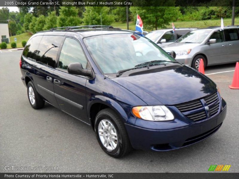 Midnight Blue Pearl / Medium Slate Gray 2005 Dodge Grand Caravan SE