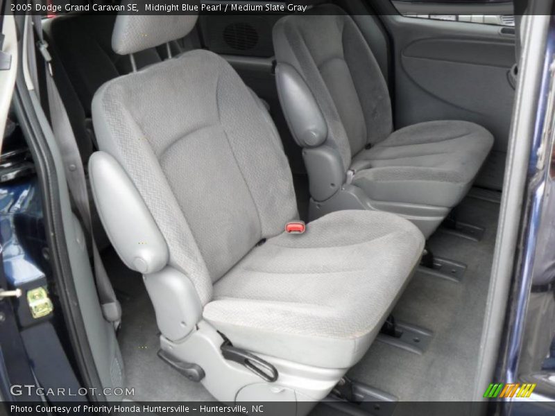 Midnight Blue Pearl / Medium Slate Gray 2005 Dodge Grand Caravan SE