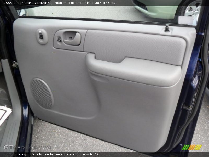 Midnight Blue Pearl / Medium Slate Gray 2005 Dodge Grand Caravan SE