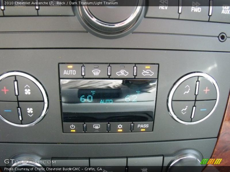 Black / Dark Titanium/Light Titanium 2010 Chevrolet Avalanche LT