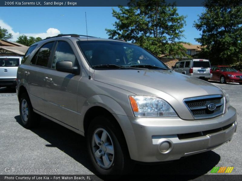 Sand Beige / Beige 2006 Kia Sorento LX