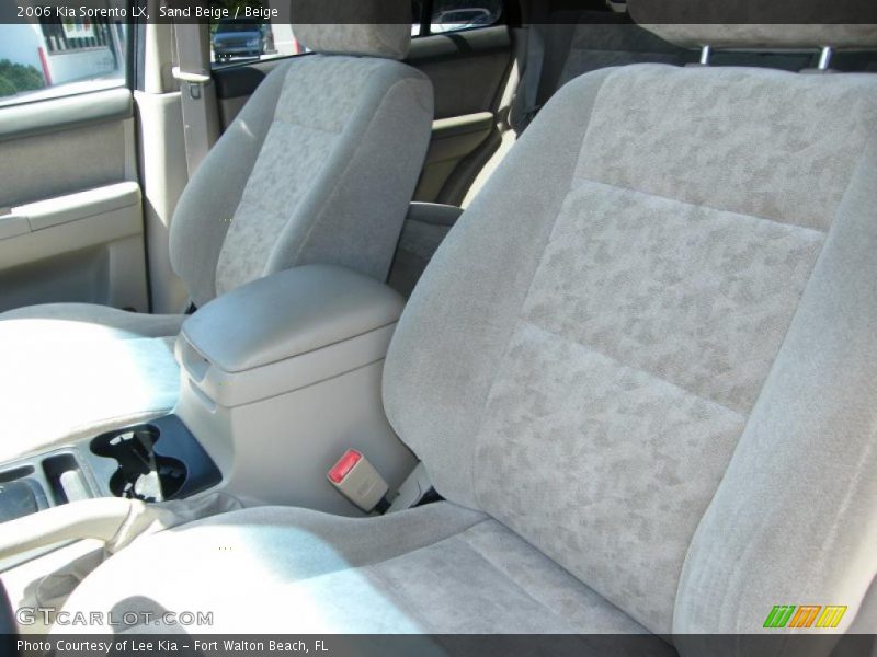 Sand Beige / Beige 2006 Kia Sorento LX