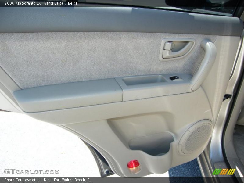 Sand Beige / Beige 2006 Kia Sorento LX