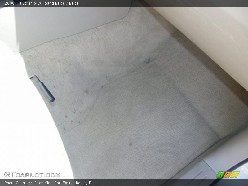 Sand Beige / Beige 2006 Kia Sorento LX