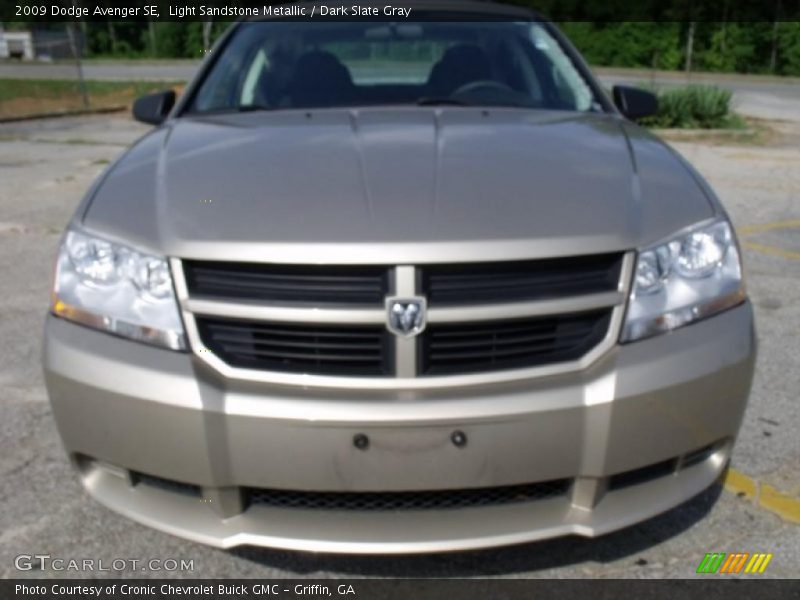 Light Sandstone Metallic / Dark Slate Gray 2009 Dodge Avenger SE