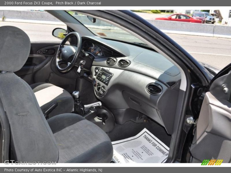 Pitch Black / Dark Charcoal 2000 Ford Focus ZX3 Coupe