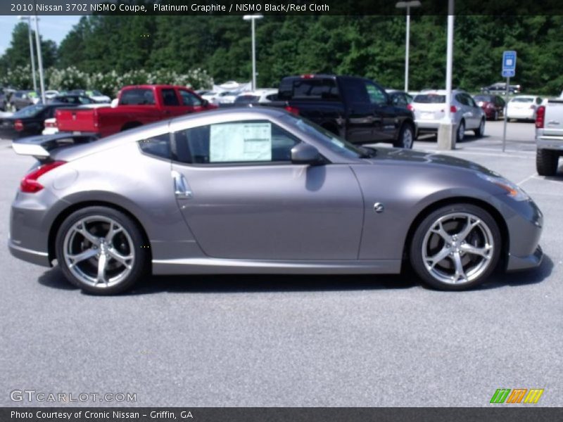 Platinum Graphite / NISMO Black/Red Cloth 2010 Nissan 370Z NISMO Coupe