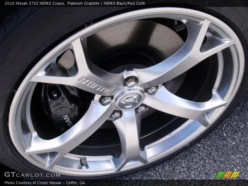 Platinum Graphite / NISMO Black/Red Cloth 2010 Nissan 370Z NISMO Coupe