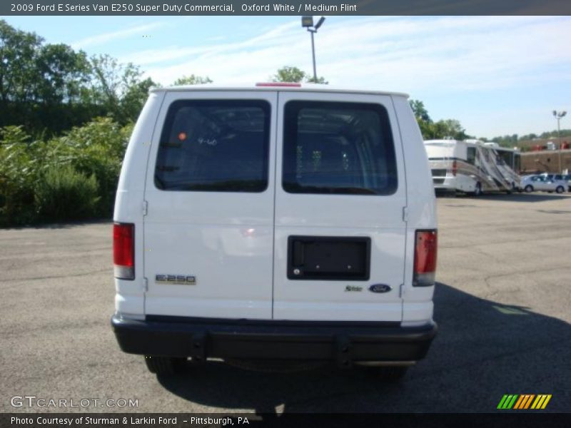 Oxford White / Medium Flint 2009 Ford E Series Van E250 Super Duty Commercial