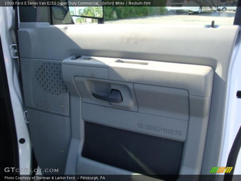 Oxford White / Medium Flint 2009 Ford E Series Van E250 Super Duty Commercial