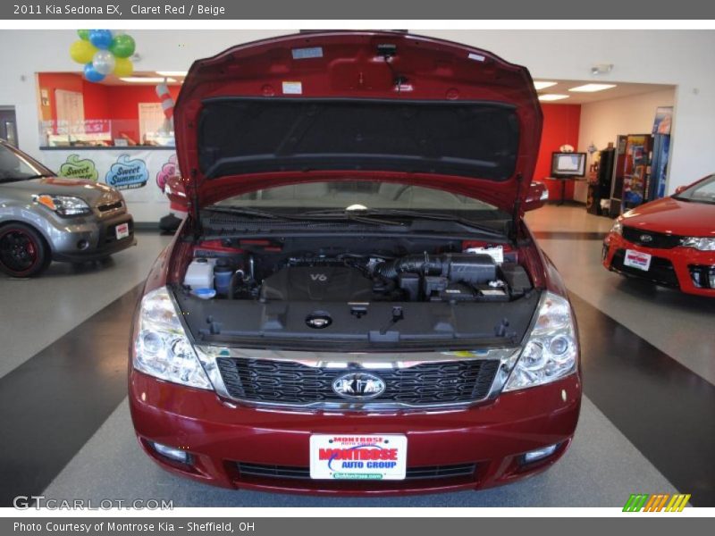 Claret Red / Beige 2011 Kia Sedona EX
